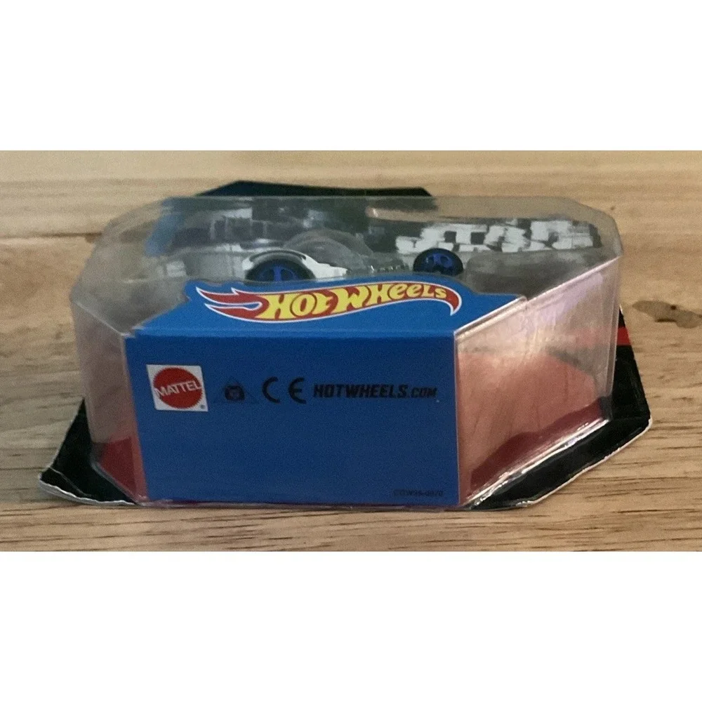 2014 Mattel‎ Hot wheels Star Wars R2-D2 Car, NIP